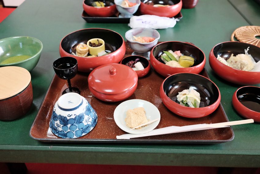 泉仙鉄鉢料理